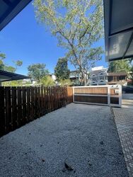 Sixth Avenue (D10), Terrace #443225251